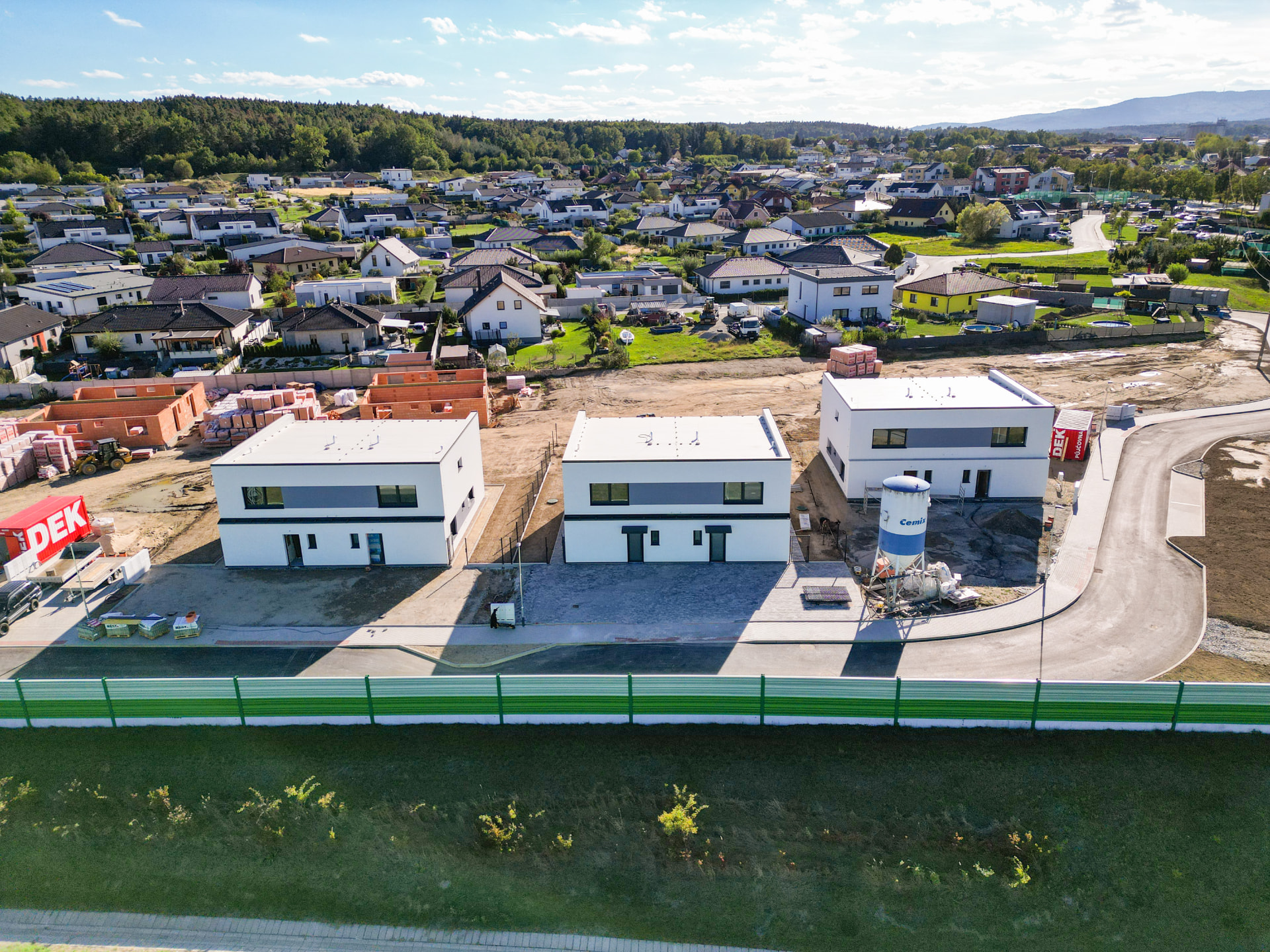 Říjen 2026 — nejnovější — fotografie ze stavby 4