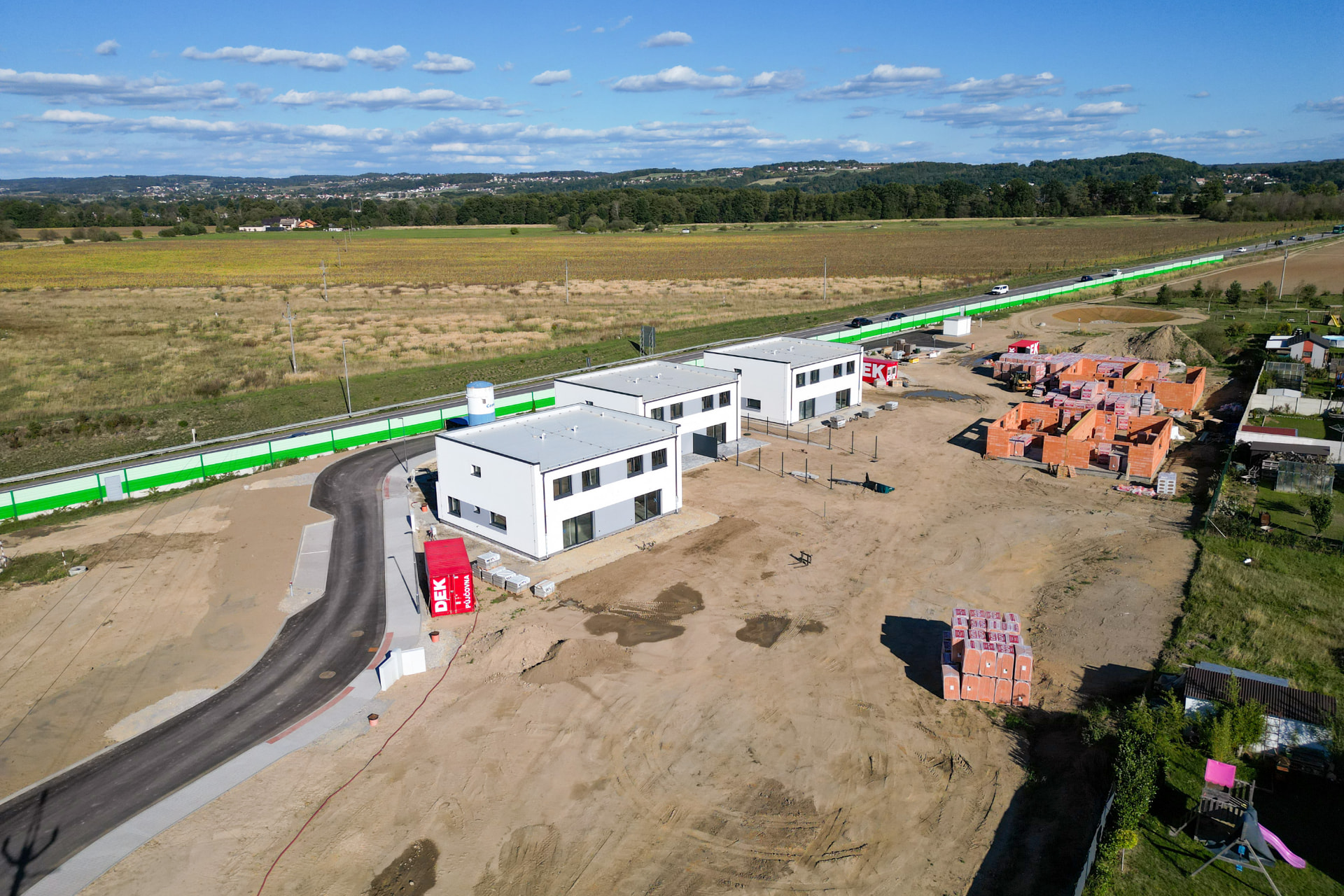 Říjen 2026 — nejnovější — fotografie ze stavby 3